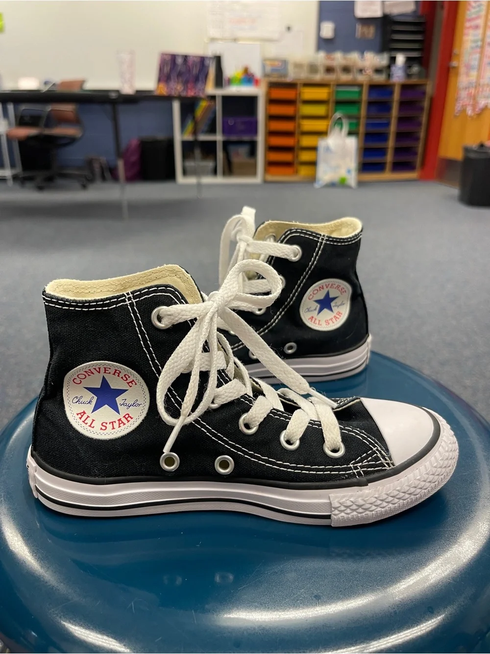 Converse Black & White Kids High Top Sneakers Youth 12 EUC